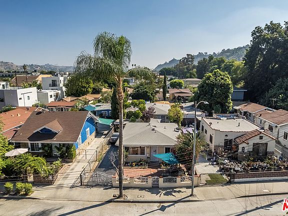 4th image of 2660 Newell St