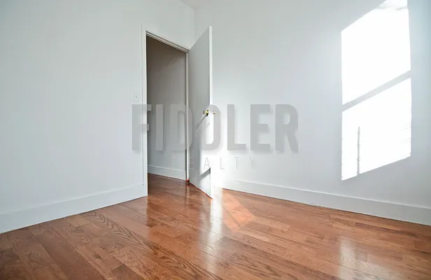 Rented by EXR | media 5