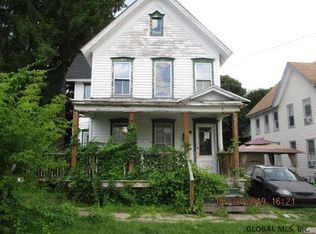 21 Jay St, Gloversville, NY 12078
