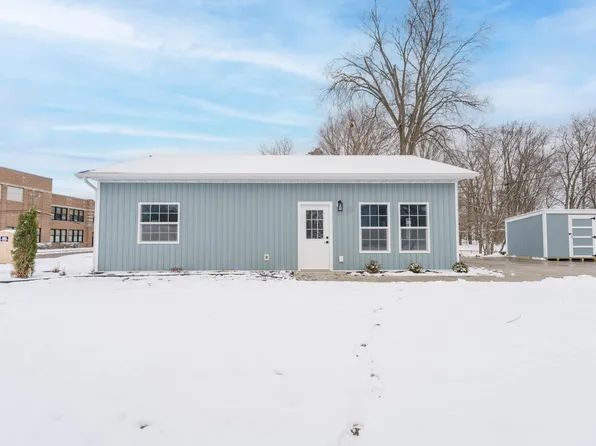 303 Middle St, Three Rivers, MI 49093