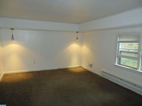 5th image of 209 Wyoming Ave