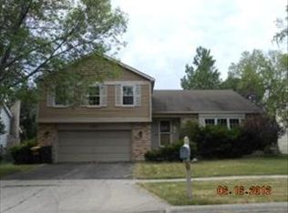 382 Hunter Dr, Carol Stream, IL 60188