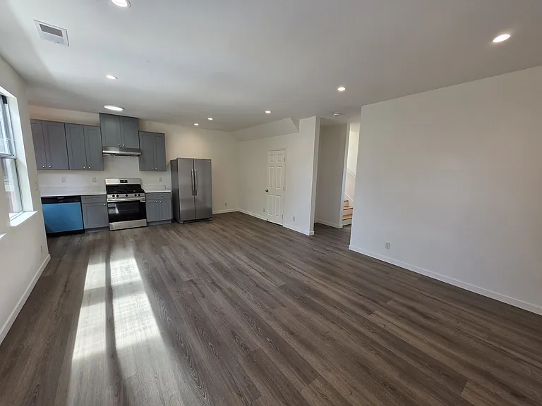 2323 Market St #A — Photo 6