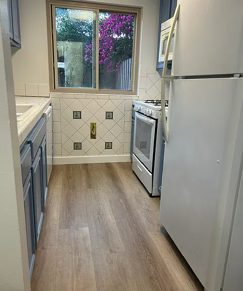 1080 Palmetto Way #E — Photo 8