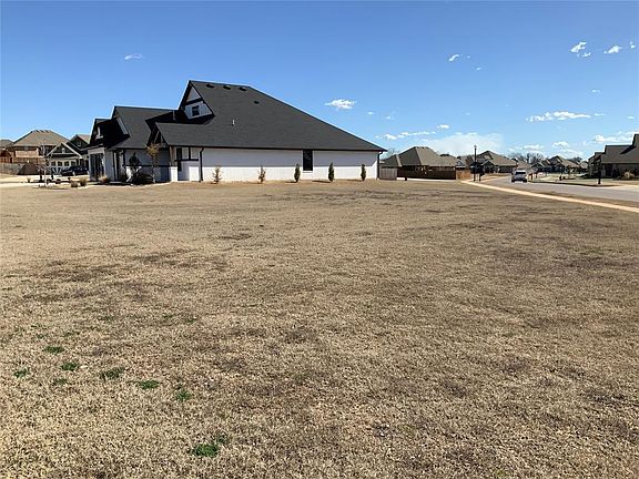 3rd image of 2700 SE 20th Cir