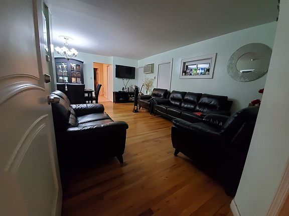 2nd image of 139-14 87th Dr