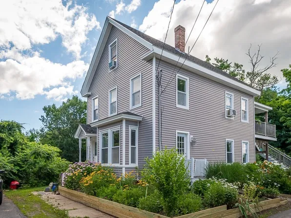 29 E Greenwood St #A, Amesbury, MA 01913