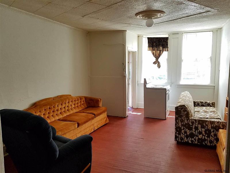 3rd image of 37-39 LARK Street