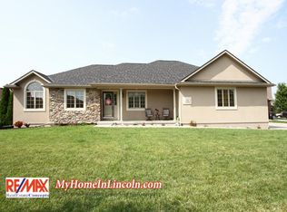 8121 Hunters Ridge Rd, Lincoln, NE 68516