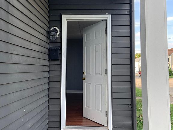 4th image of 2501 W Illinois St #A