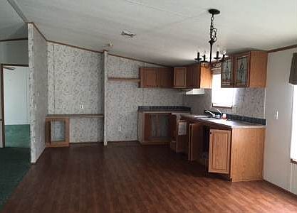 3rd image of 362 SW Lottie Ct