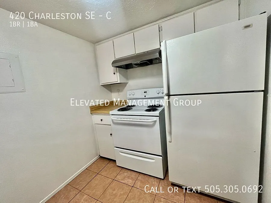 Renovated 1 Bedroom/1 Bath Downstairs Unit! Move In Ready! $100 Off The First Full Month's Rent! — Photo 2