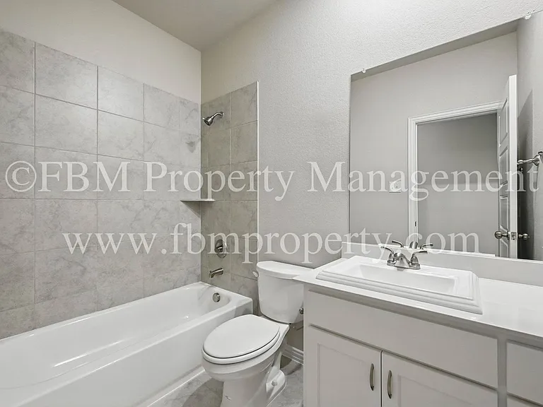 2120 Dena Dr — Photo 15