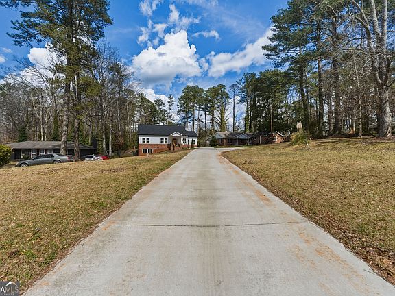 4th image of 2515 Hogan Rd