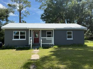 201 Bluff Ave SE, Branford, FL 32008