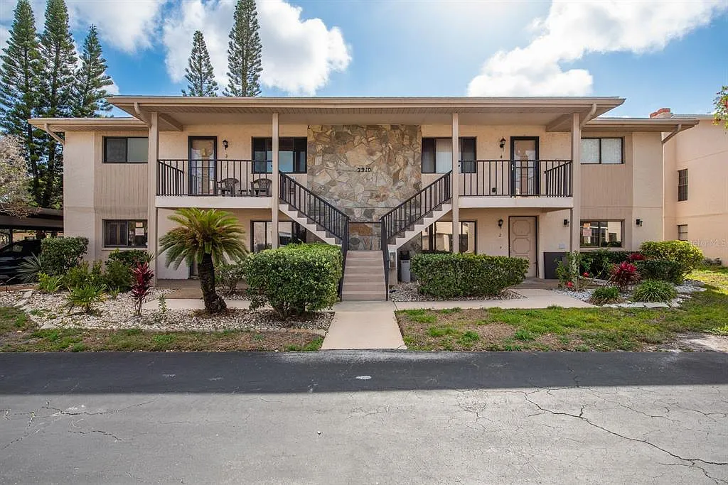 2 bed, 2.0 bath, 1320 sqft, $1,500 — Photo 1