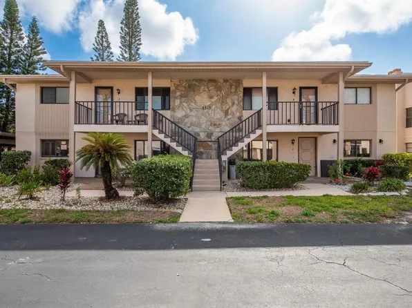 9910 Eagles Point Cir APT 3, Port Richey, FL 34668