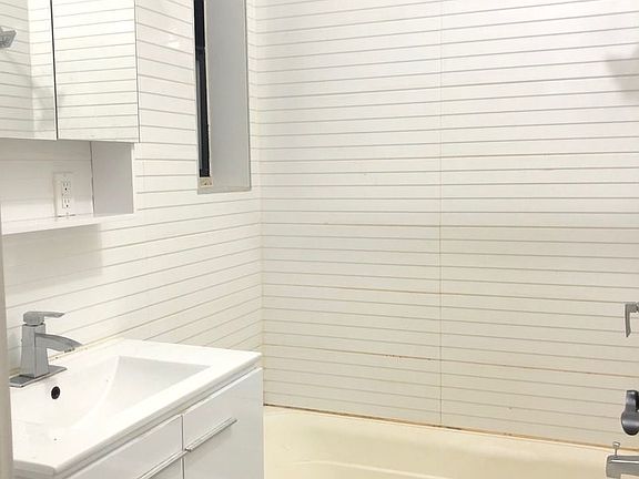 5th image of 4123 9th Ave APT A25
