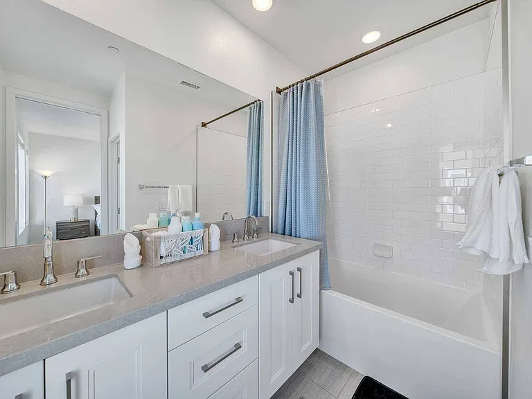 769 Doheny Way — Photo 32