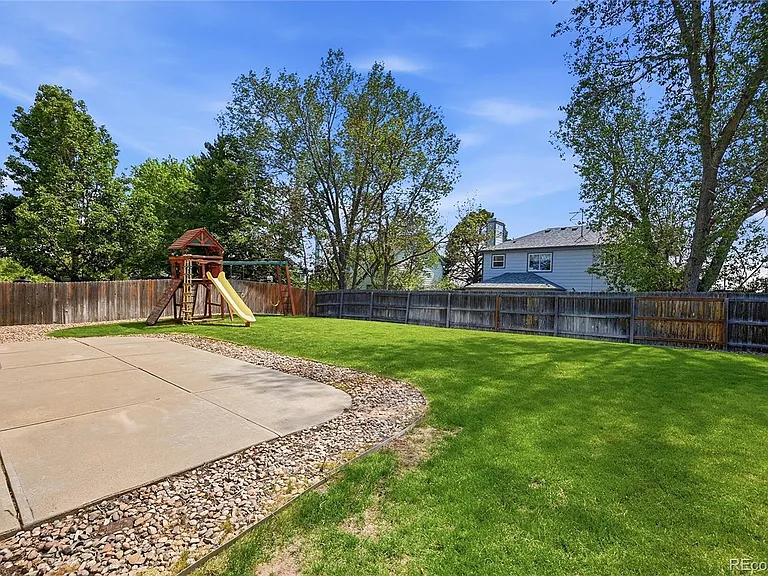 5504 E Burlington Dr — Photo 32