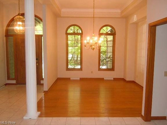 2nd image of 8228 Creekside Trce