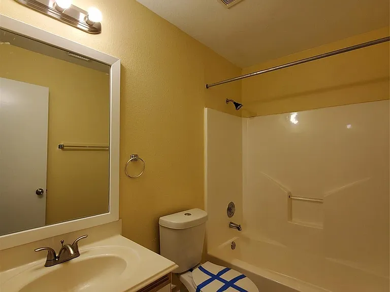 1413 Bridle Path — Photo 17