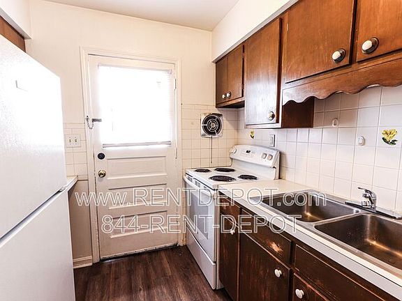 3rd image of 2807 Ravenswood Dr