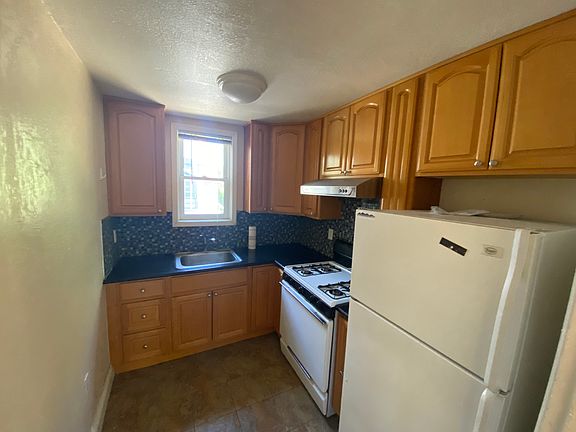 2nd image of 458 N 4th St #2