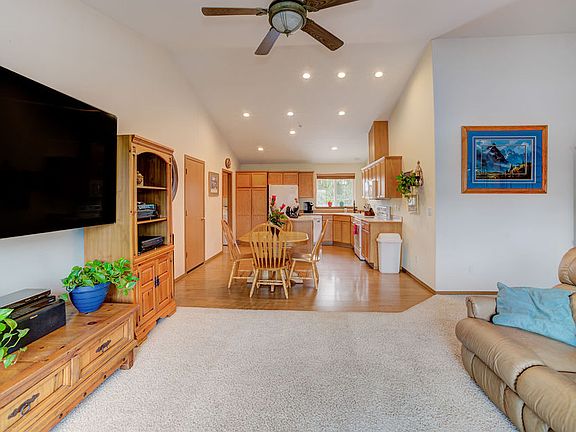 3rd image of 2347 Herndon Dr