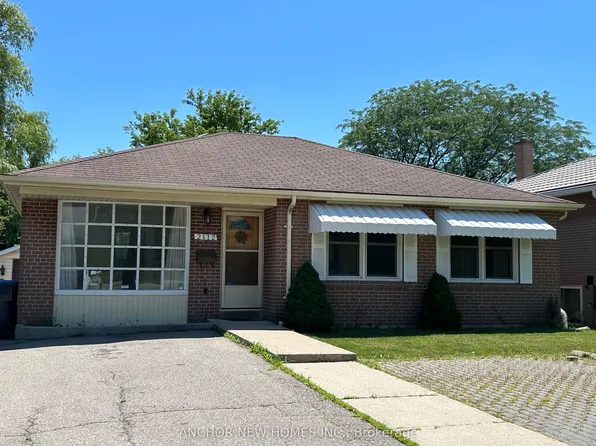 2112 Truscott Dr, Mississauga, ON L5J 2A6