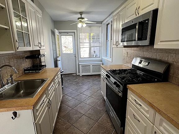 2nd image of 35 Woodlawn Ave #1