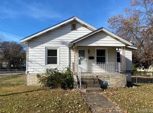 9659 Diamond Dr, Saint Louis, MO 63137
