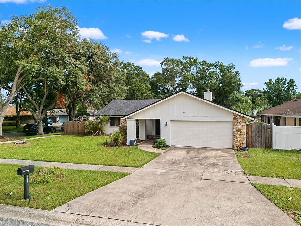 1st image of 1829 CROWNWOOD DRIVE