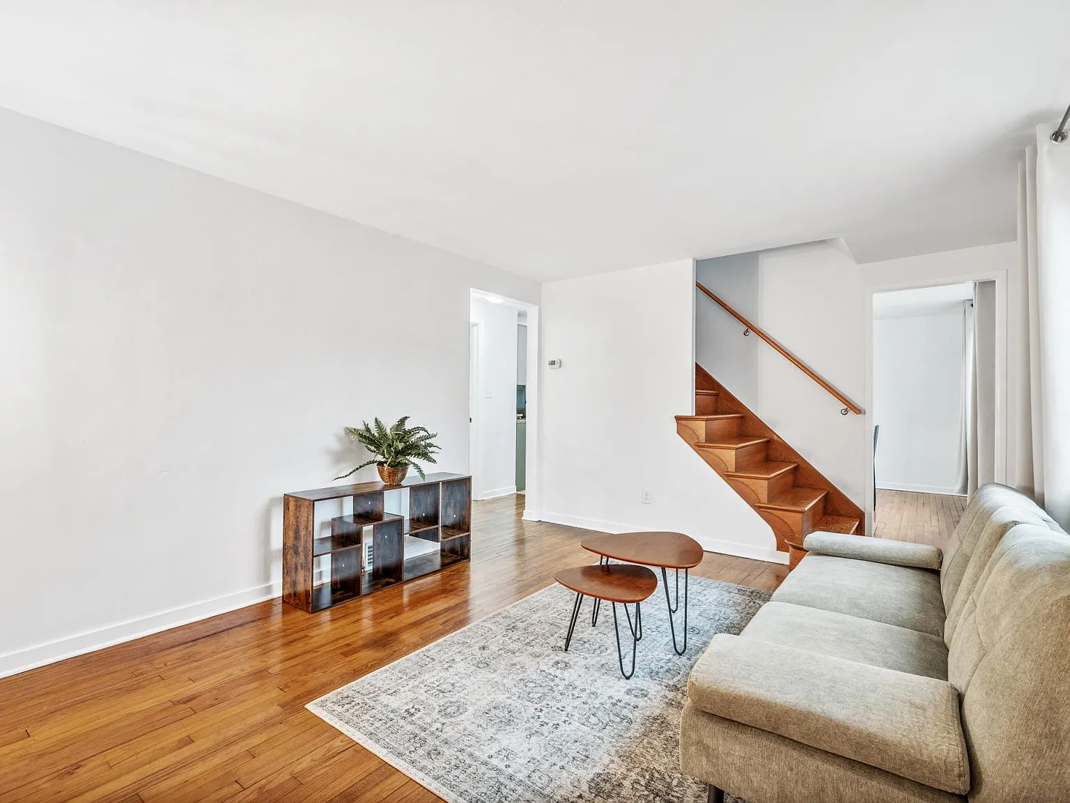 3 bed, $2,300 — Photo 3