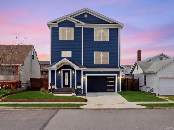 909 S 5th Street, Lindenhurst, NY 11757