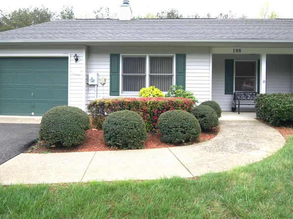 188 Oldfield Rd #188, Moneta, VA 24121