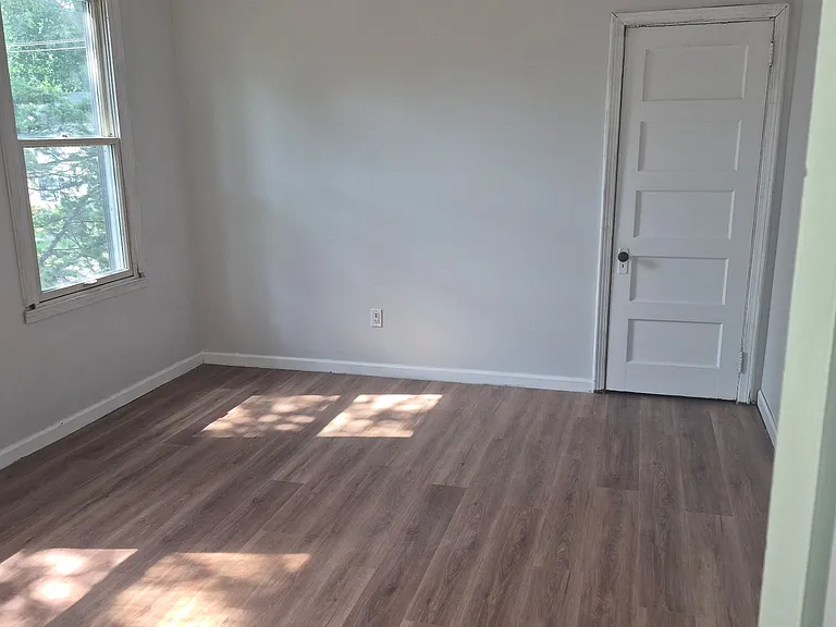 111 Caya Ave #2 — Photo 7