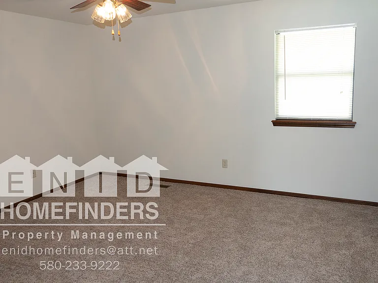 128 N Texoma Dr — Photo 12