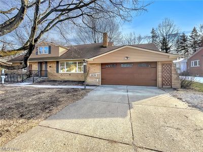 1839 Caronia Dr, Lyndhurst, OH, 44124