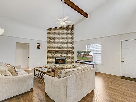 4th image of 7112 Meadow Park S