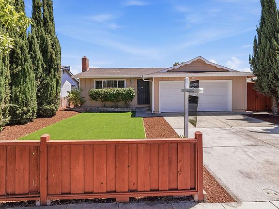 2nd image of 3190 Golf Dr