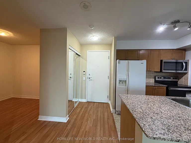 83 Borough Dr #814 — Photo 11
