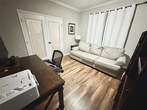 4th image of 2205 Summer Breeze Rd
