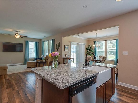 5th image of 108 Farrand Dr