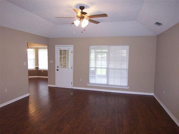 3rd image of 6340 Woodside Dr