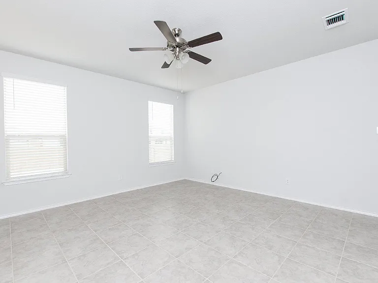 2033 Mallard Ct — Photo 25