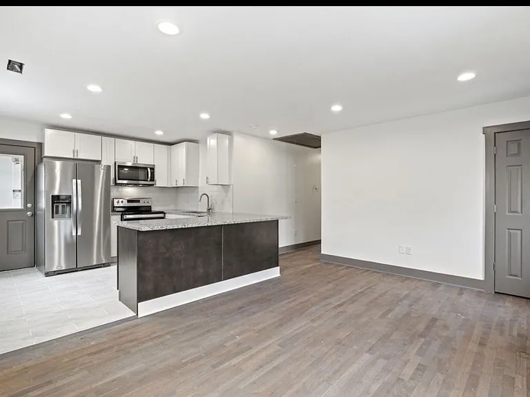 2713 Vance Ave — Photo 6