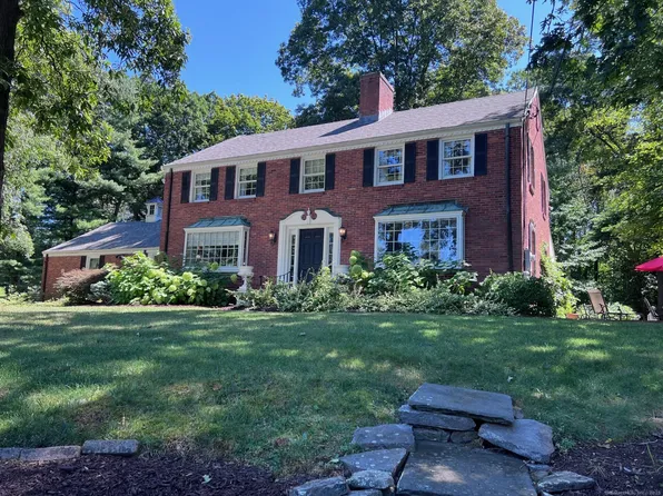 85 Knob Hill Road, Glastonbury, CT 06033