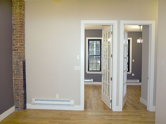 3rd image of 1430 Dekalb Ave APT 1R
