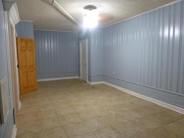 613 Densley Dr — Photo 5